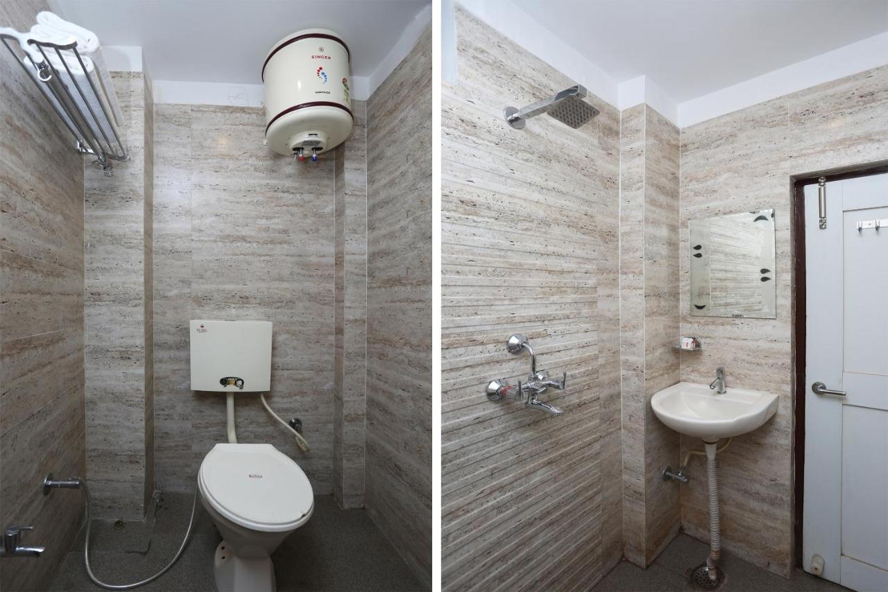 ורנאסי Oyo 10338 Hotel Aadesh Palace מראה חיצוני תמונה