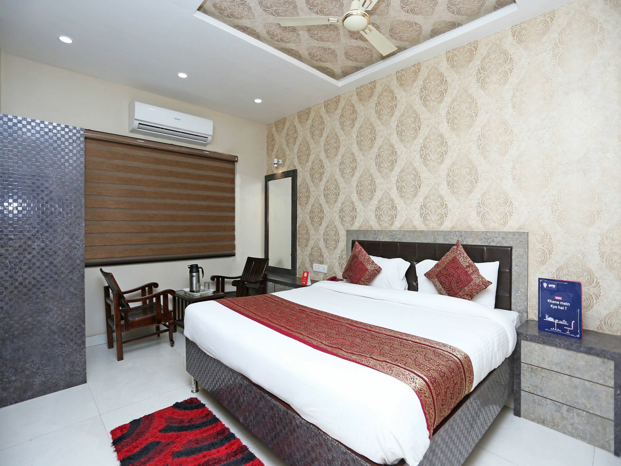 ורנאסי Oyo 10338 Hotel Aadesh Palace מראה חיצוני תמונה